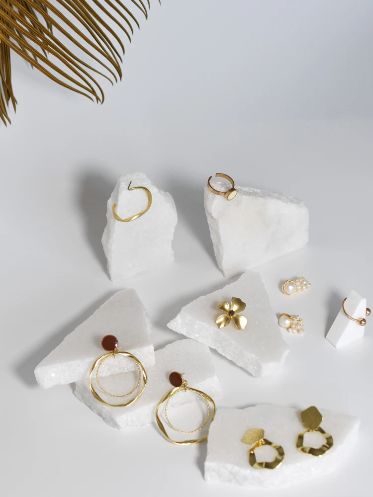 White Stone Jewelry Display Stand for Bracelet Earrings Display - Image 4